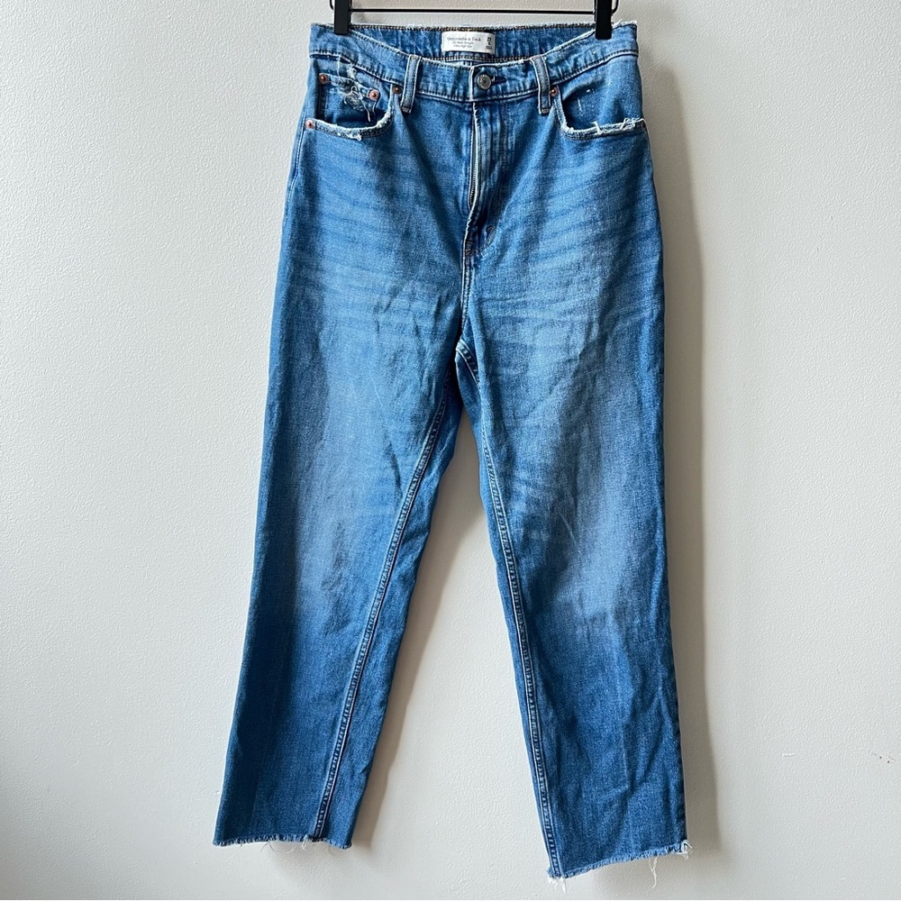 Abercrombie & fitch the ankle straight ultra high rise With raw Undone hem 8L